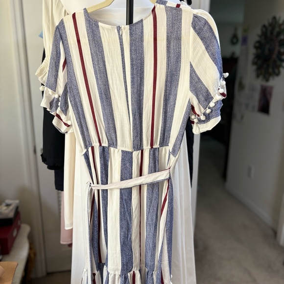 SIMPLEE - Picture 2 of 3